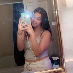 Meet your Posher, Claire